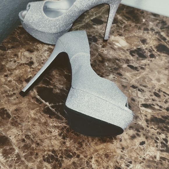 Platform heels - Picture 2 of 3